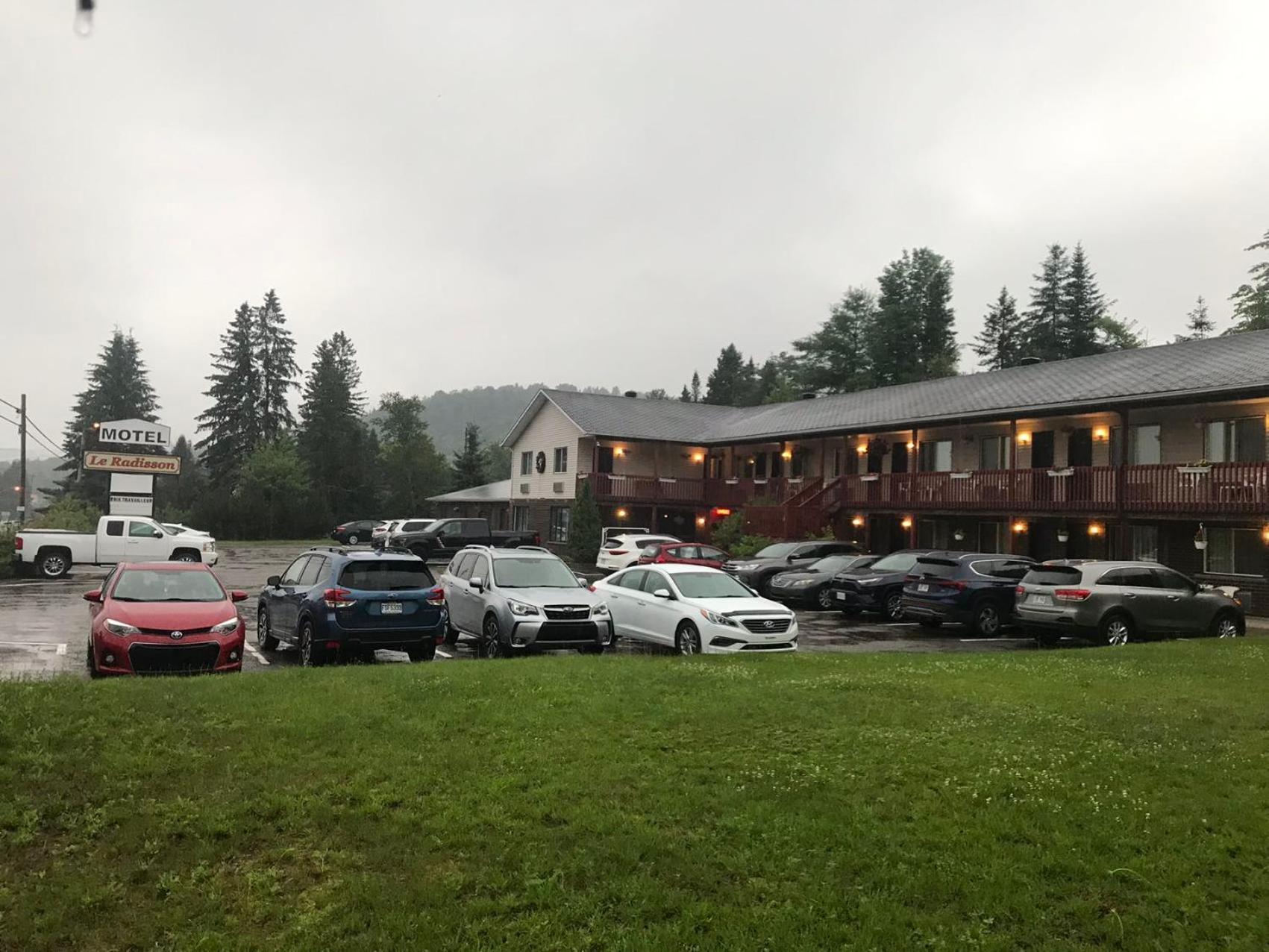 Motel Le Radisson De Валь-Даві Екстер'єр фото